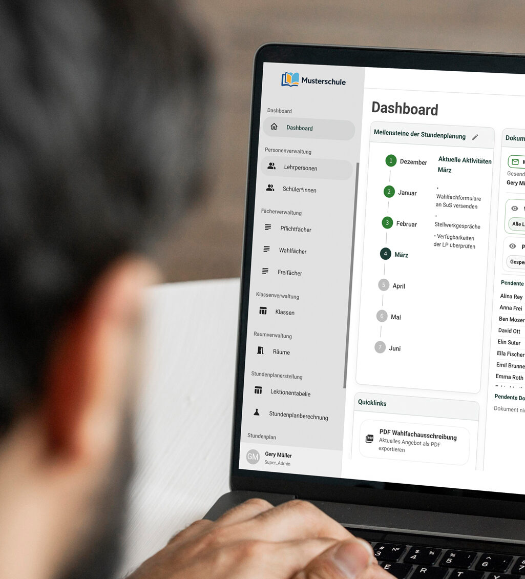 Lehrperson an der Erstellung eines Stundenplans EduTab